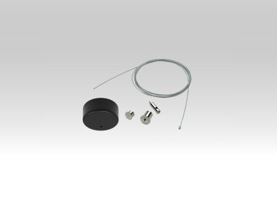 Komplettes Aufhängemontageset bestehend aus 4 Stahlseilen, schwarz lackierter Deckenrosette und Stromzuführungskabel.
