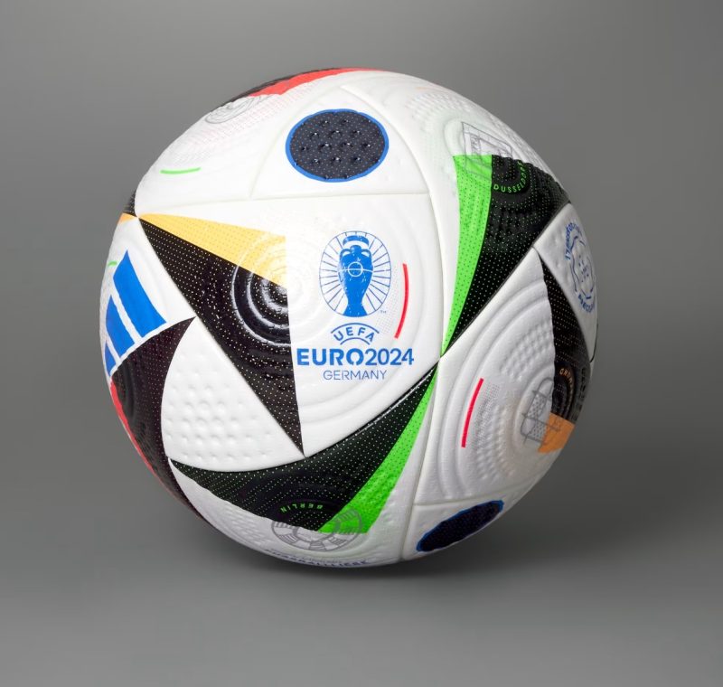 ADIDAS EURO24 FUSSBALLLIEBE PRO SPIELBALL Gr.5 | IQ3682
