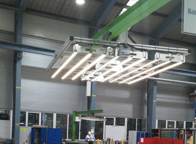 Oberflächen Prüfleuchte | 1800K - 16000K | 345W | Stufenlose Steuerung (Farbe, Leistung) | Alu Rahmen | 230V AC | PRO